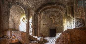Bari. Croci arcate e decori policromi: alla scoperta del millenario ipogeo di via Martinez 